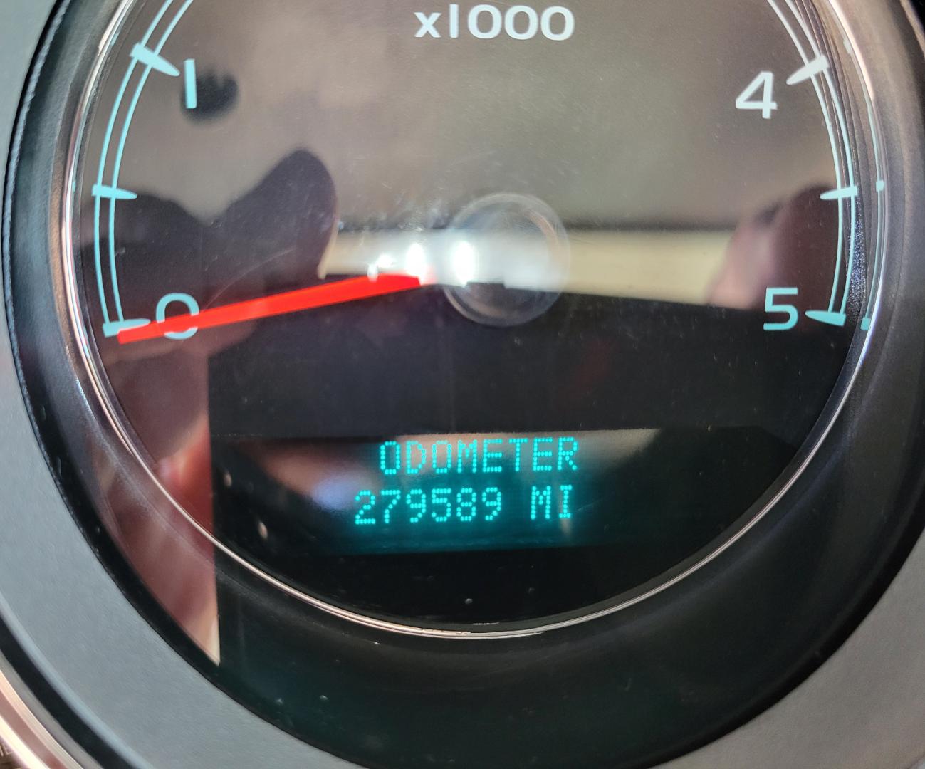 2008 Blue /Tan Chevrolet Silverado 2500HD LT (1GCHK23628F) with an 6.6L engine, 5 Speed Automatic transmission, located at 450 N Russell, Missoula, MT, 59801, (406) 543-6600, 46.874496, -114.017433 - $3400 just spent on new tires, New glow plugs, Ball joints, complete 4 wheel brake job including rotors, fresh service etc!! 6.6 Duramax Diesel. Automatic Transmission. 4WD. New Tires. AM FM CD. Power drivers Seat. Air Cruise Tilt. - Photo#13